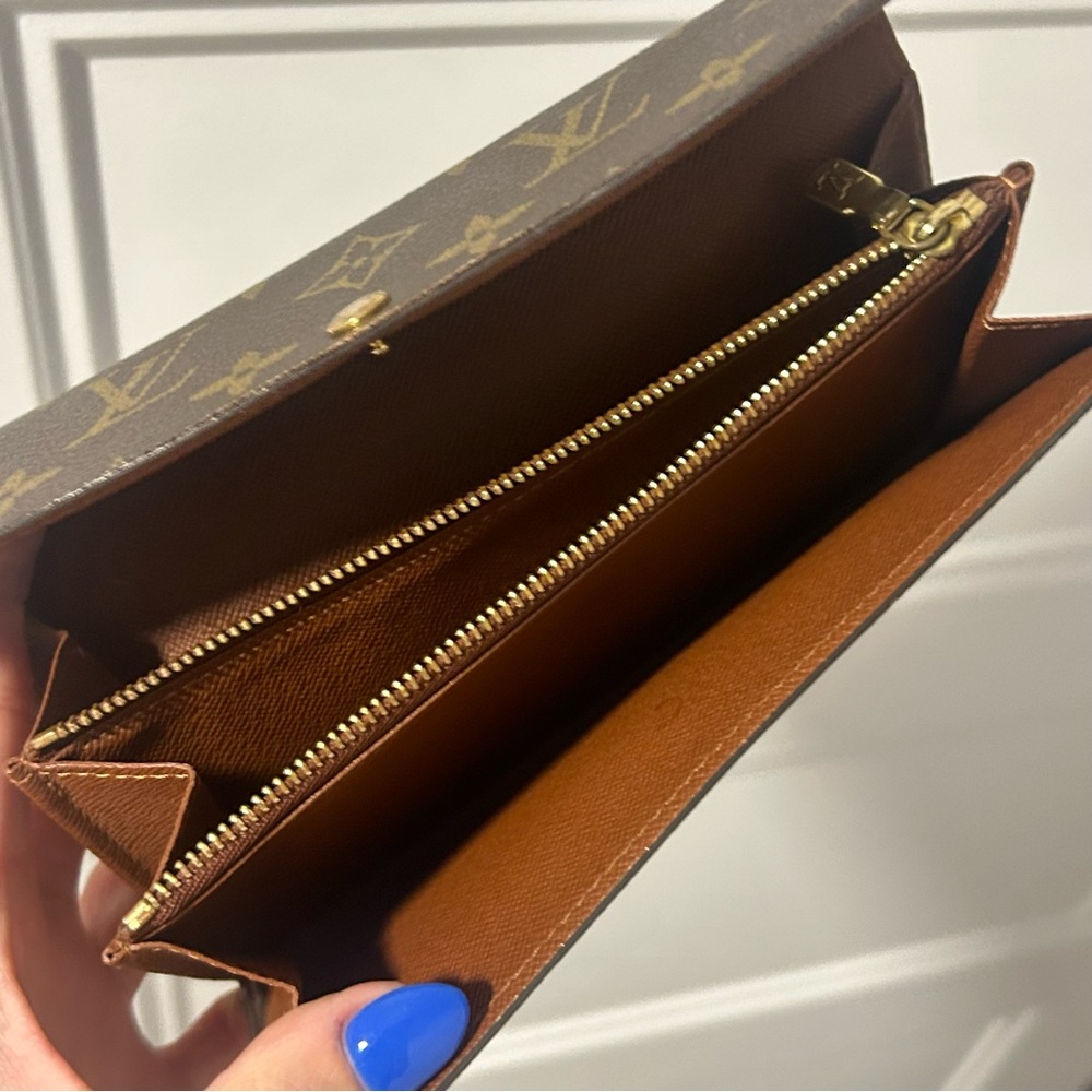 Louis Vuitton Sarah Wallet - Picture 7 of 11